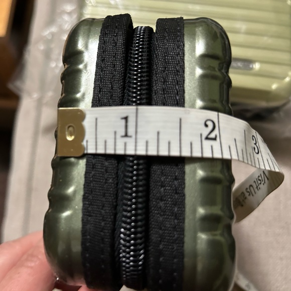 Classic Rimowa Amenity Kit (collaboration with Eva Air on First class).Authentic - Picture 4 of 6